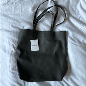 Cuyana Tall Easy Tote in Olive